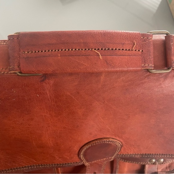Brown leather satchel bag never used - Picture 3 of 8